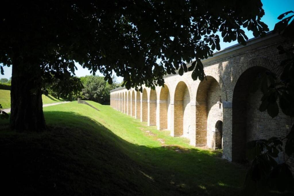 Au Coeur Des Remparts, Residence Du Chateau* Gravelines Exteriér fotografie